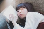 髪色が暗めのダークトーンヘアのメリット！色白に見える効果も！