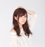 巻き髪セットを長時間キープ！美容師オススメのスタイリング剤を紹介
