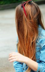 エクステの色落ちの原因とは？おすすめのケア方法を紹介