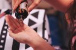 エクステをキレイに見せるヘアオイルの使い方！ケア方法も紹介！